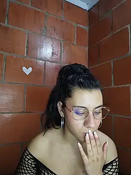 Amanda x1 online show from July 2026 08:19:01 PM
