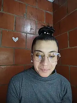 Amanda x1 online show from July 2026 09:22:01 PM