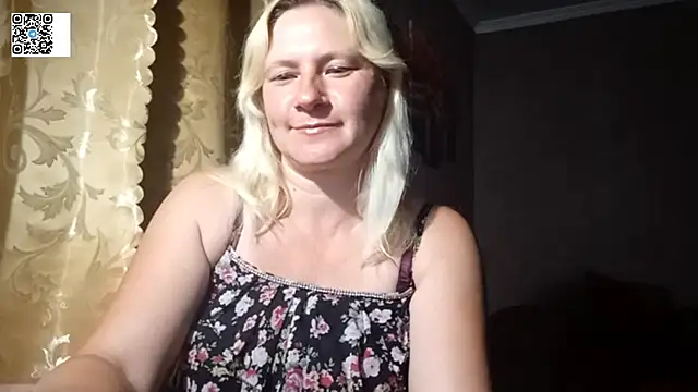 Snapshot of DiamondLady555 chatting on July 2026 06:00:02 PM DiamondLady555 online show from July 2026 06:00:02 PM