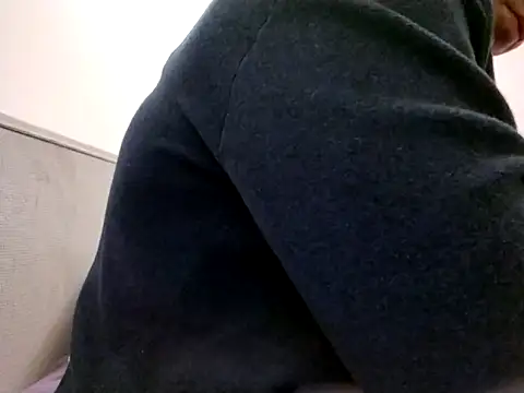 biszexboy97 online show from May 2026 06:58:02 PM
