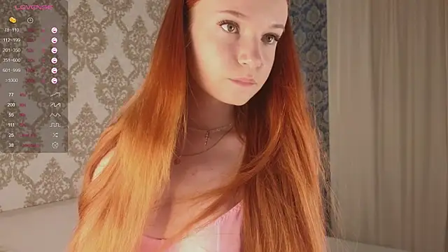 Snapshot of foxy_bloomm chatting on July 2026 06:31:02 PM foxy bloomm online show from July 2026 06:31:02 PM