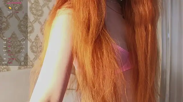 Snapshot of foxy_bloomm chatting on June 2026 01:33:02 PM foxy bloomm online show from June 2026 01:33:02 PM