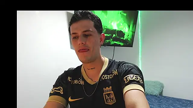 JUAN CAMILOXXX online show from March 2026 03:56:01 AM