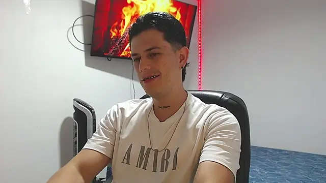 JUAN CAMILOXXX online show from April 2026 04:19:01 AM