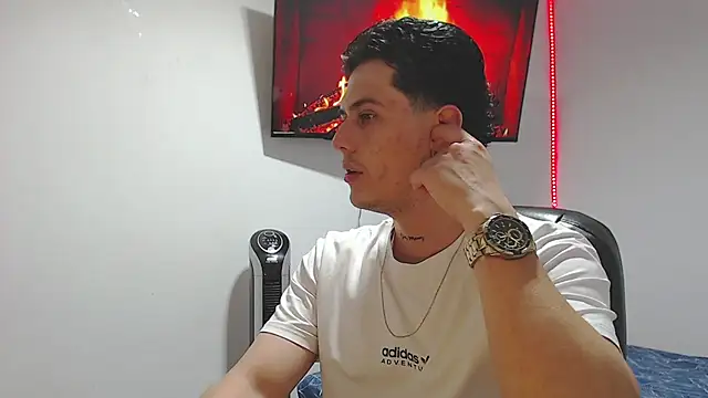 JUAN CAMILOXXX online show from March 2026 02:30:02 AM