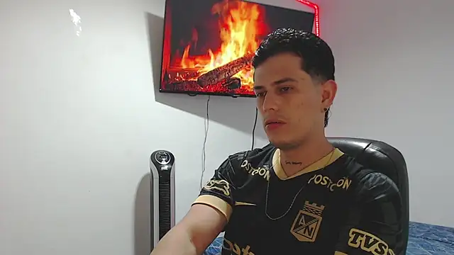 JUAN CAMILOXXX online show from March 2026 04:03:01 AM