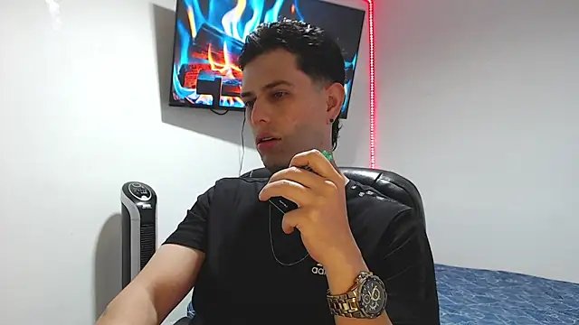 JUAN CAMILOXXX online show from April 2026 04:58:01 AM