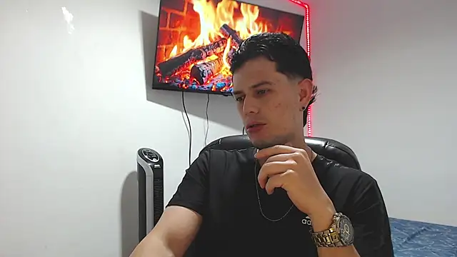 JUAN CAMILOXXX online show from April 2026 04:17:01 AM