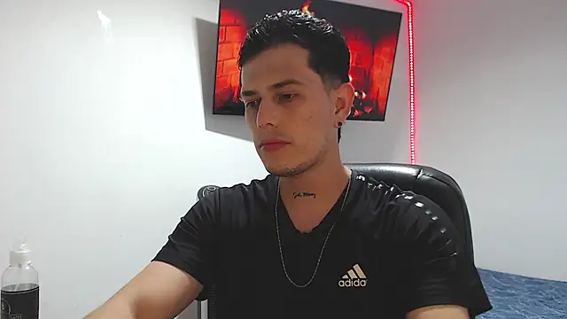 JUAN CAMILOXXX online show from March 2026 04:35:02 AM