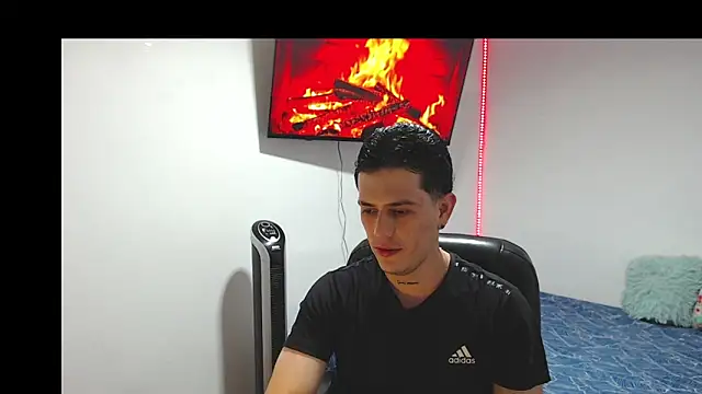 JUAN CAMILOXXX online show from March 2026 04:27:02 AM