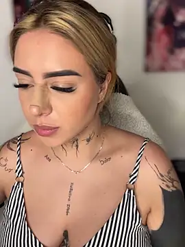 CarolQueen1  online show from April 2026 01:50:02 PM