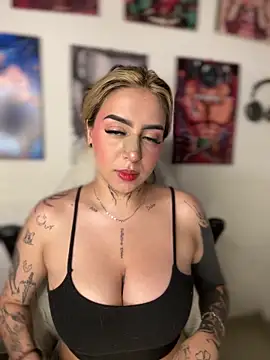 CarolQueen1  online show from April 2026 01:18:01 PM