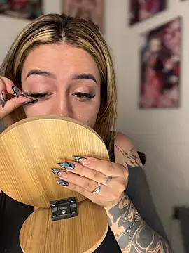 CarolQueen1  online show from April 2026 02:41:01 PM