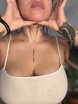 CarolQueen1  online show from March 2026 01:09:02 PM