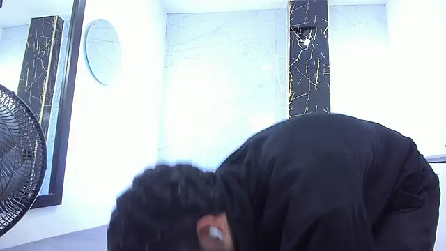 Valentin Lux online show from April 2026 04:08:01 AM