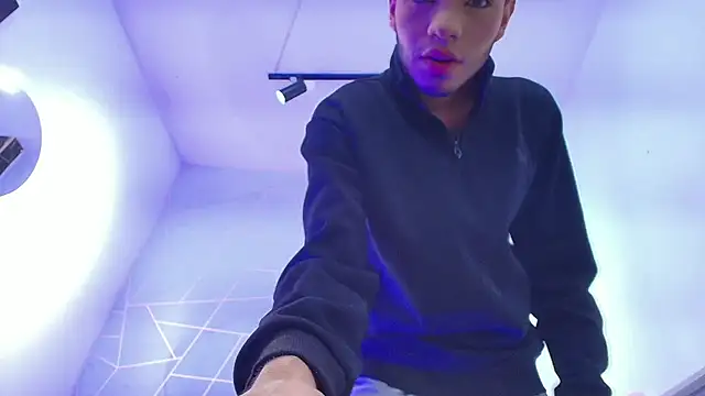 Valentin Lux online show from April 2026 03:20:01 AM