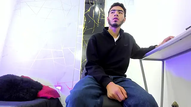 Valentin Lux online show from April 2026 04:14:02 AM