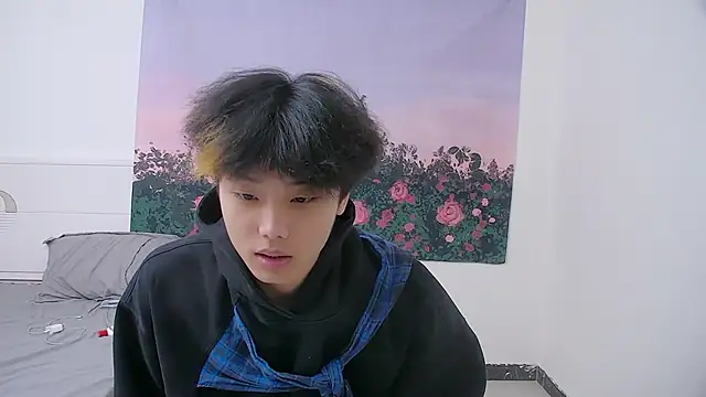 icecream-002 online show from April 2026 11:27:01 AM