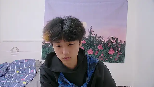 icecream-002 online show from April 2026 11:17:01 AM