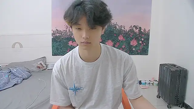 icecream-002 online show from June 2026 12:28:01 PM