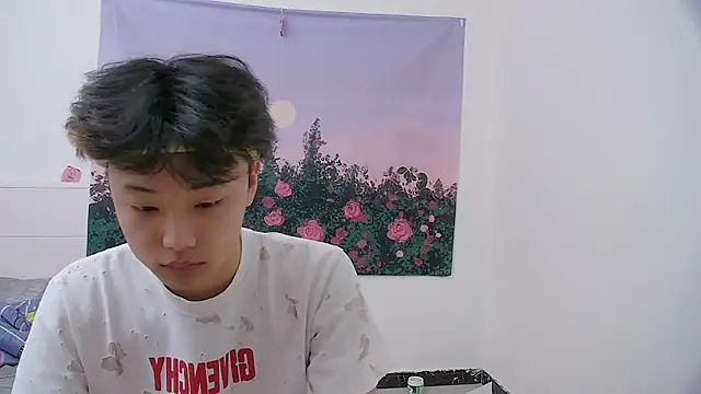 icecream-002 online show from April 2026 11:44:02 AM