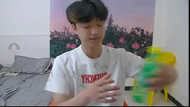 icecream-002 online show from May 2026 11:47:02 AM