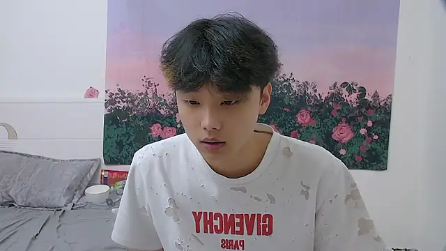 icecream-002 online show from April 2026 11:50:01 AM