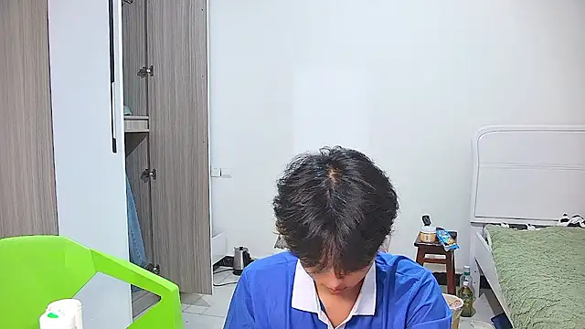 icecream-002 online show from April 2026 11:58:01 AM