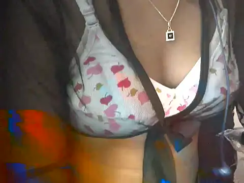 Couplehot00 online show from April 2026 07:23:01 AM