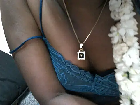 Couplehot00 online show from March 2026 07:31:02 AM