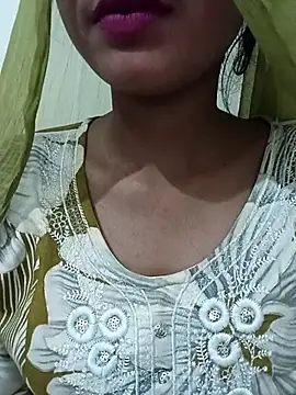 Barbie Aasnoor online show from March 2026 04:07:02 AM