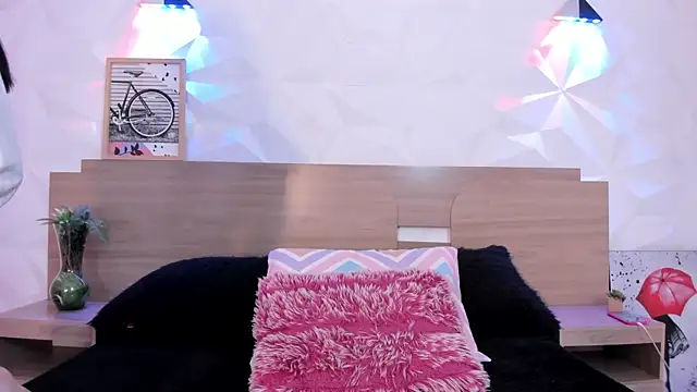 KittyVelve online show from April 2026 01:24:02 PM