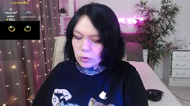 Qwerty Anna Lbo online show from March 2026 03:43:02 AM