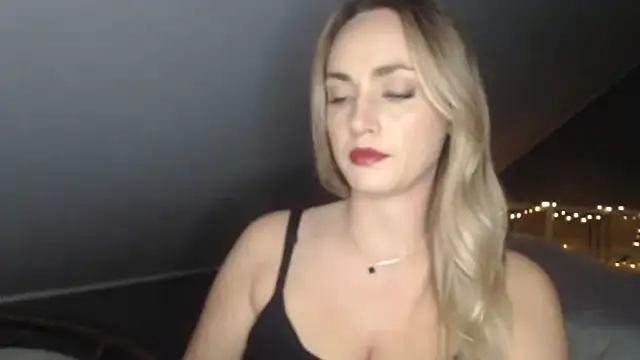 Snapshot of ScarlettSensitive chatting on June 2026 07:22:01 PM ScarlettSensitive online show from June 2026 07:22:01 PM
