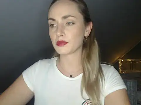 Snapshot of ScarlettSensitive chatting on June 2026 08:31:02 PM ScarlettSensitive online show from June 2026 08:31:02 PM