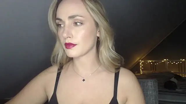 Snapshot of ScarlettSensitive chatting on June 2026 07:14:01 PM ScarlettSensitive online show from June 2026 07:14:01 PM