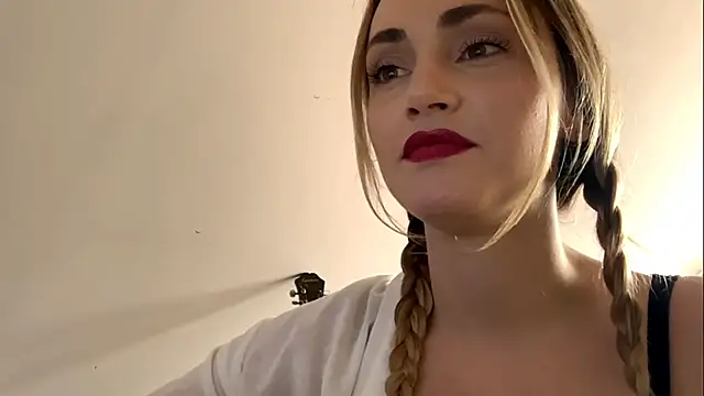 ScarlettSensitive online show from April 2026 02:23:02 PM