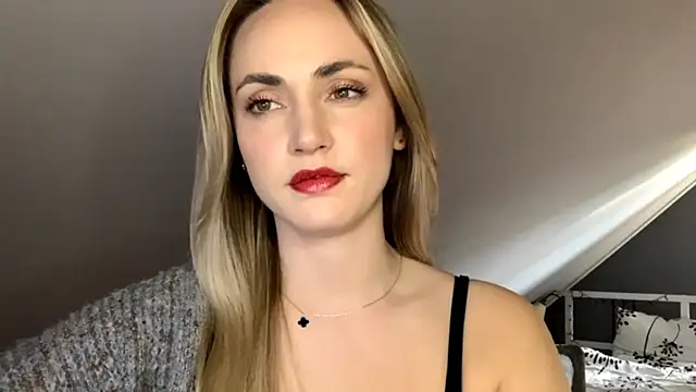 Snapshot of ScarlettSensitive chatting on May 2026 09:35:01 AM ScarlettSensitive online show from May 2026 09:35:01 AM