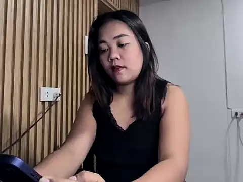  georgiax  online show from April 2026 08:56:01 PM