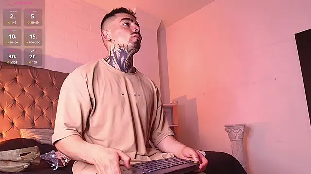 Dallas Whitee online show from June 2026 08:14:02 PM