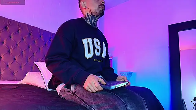 Dallas Whitee online show from April 2026 12:28:02 PM