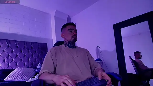 Dallas Whitee online show from June 2026 06:29:02 PM