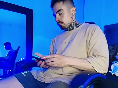 Dallas Whitee online show from April 2026 07:42:02 PM