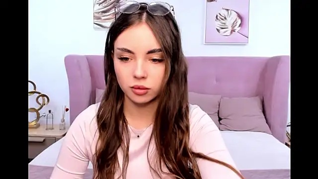 MyEvelin online show from May 2026 03:14:01 AM