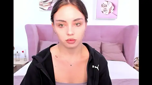 MyEvelin online show from June 2026 03:28:02 AM