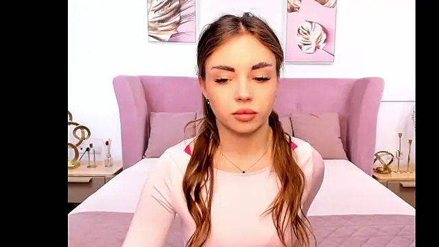 MyEvelin online show from April 2026 03:24:02 AM