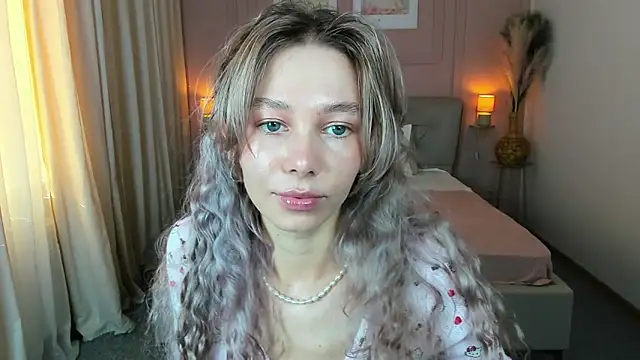 LuluAlis online show from March 2026 01:50:01 PM