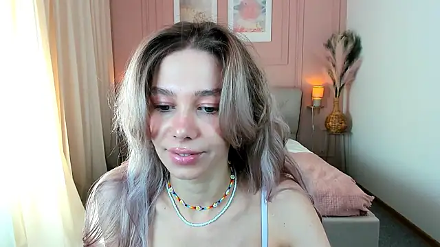 Snapshot of LuluAlis chatting on April 2026 01:31:02 PM LuluAlis online show from April 2026 01:31:02 PM