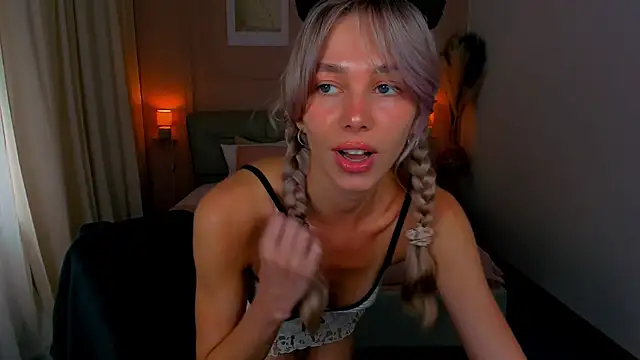 LuluAlis online show from June 2026 02:04:02 PM