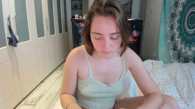 Snapshot of LiaSasha chatting on April 2026 08:37:02 PM LiaSasha online show from April 2026 08:37:02 PM